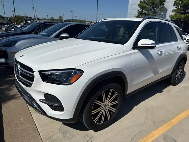 2025 Mercedes Benz GLE 450 4MATIC photo 3
