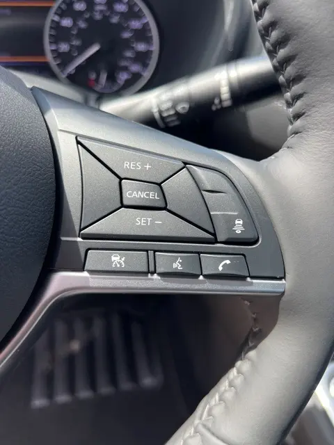 2025 Nissan Sentra SV photo 13