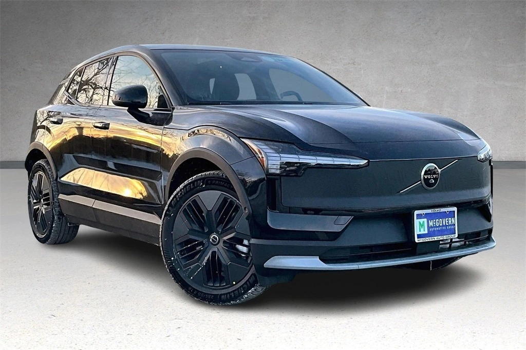 2026 Volvo - image 2