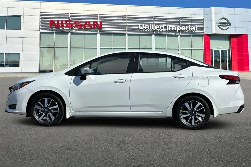 2025 Nissan Versa 1.6 SV photo 7