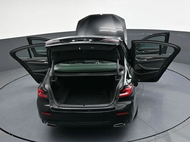 2022 BMW 5 Series 530i - Photo 39