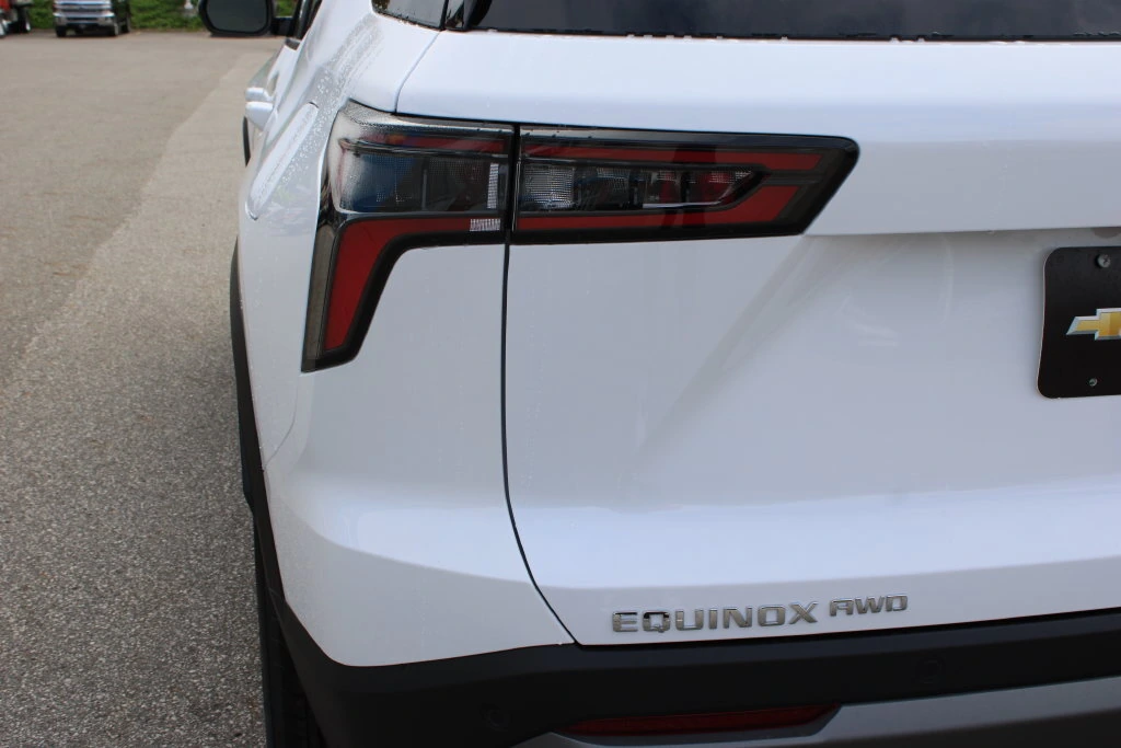 2027 Chevrolet Equinox LT - Photo 27