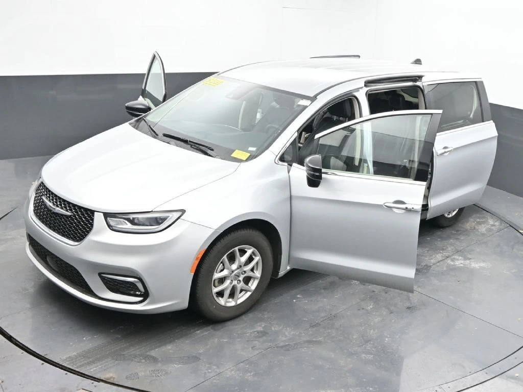 2024 Chrysler Pacifica Touring L - Photo 63