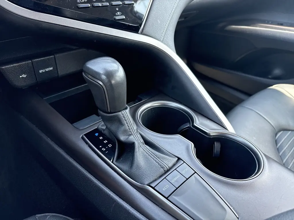 2023 Toyota Camry SE photo 14