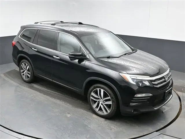 2017 Honda Pilot Touring photo 10