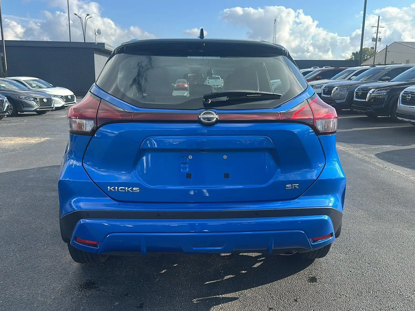 2023 Nissan Kicks SR photo 4