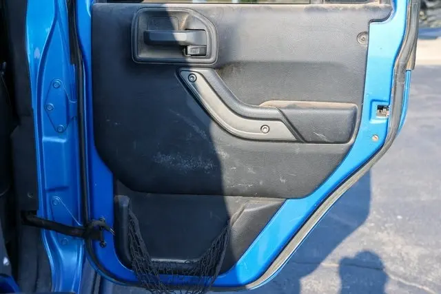 2016 Jeep Wrangler Unlimited High Tide photo 12
