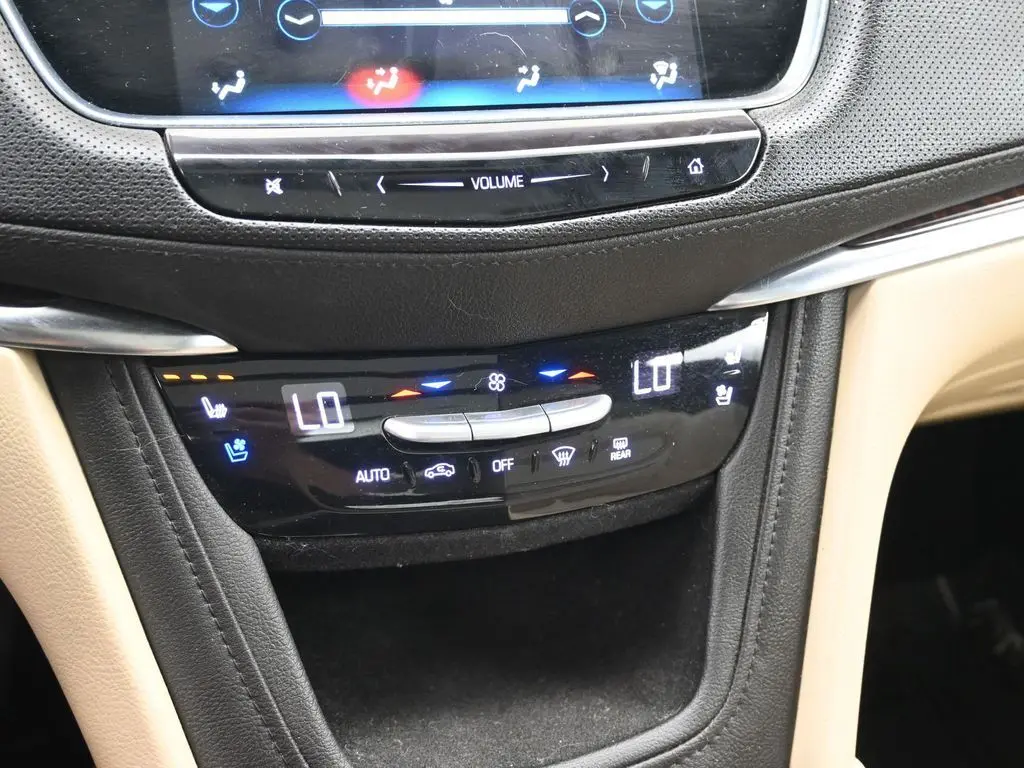 2018 Cadillac XT5 Premium Luxury photo 15