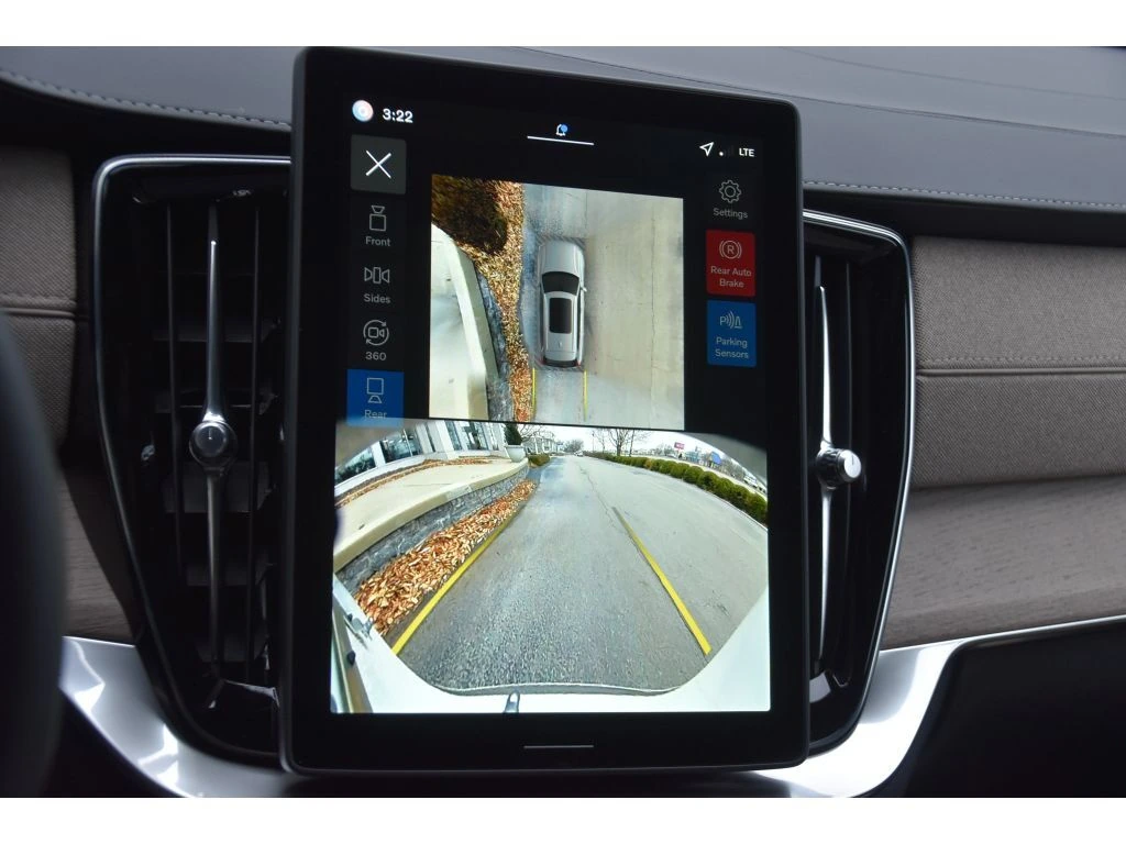 2026 Volvo - image 21