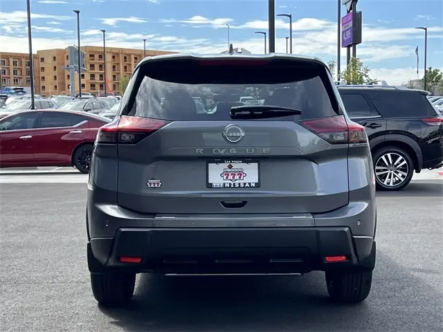 2026 Nissan Rogue SV photo 5
