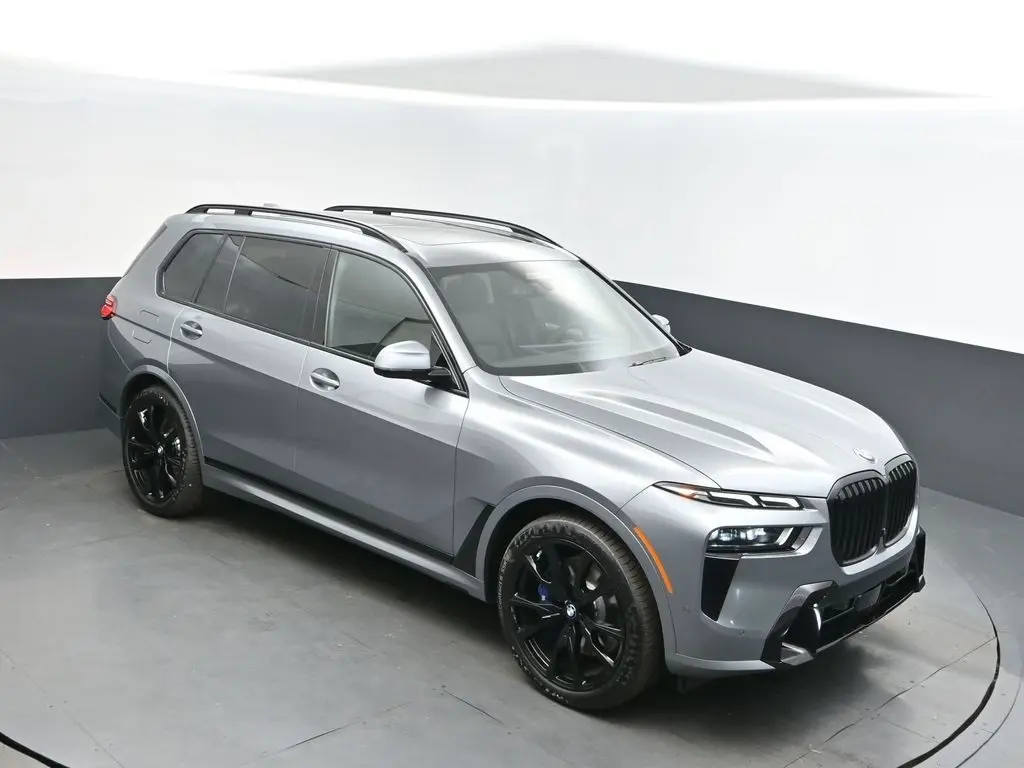 2026 BMW X7 40i's photo