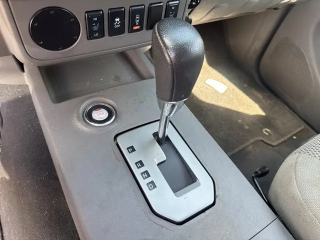 2020 Nissan Frontier SV Crew Cab photo 15
