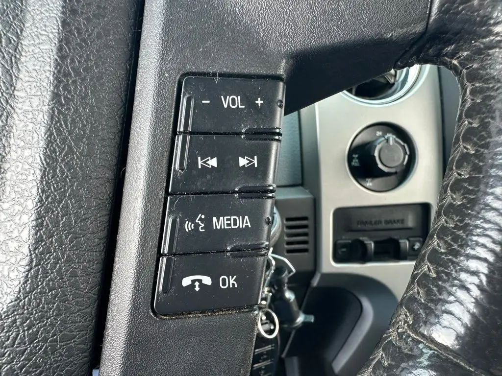 2014 Ford F-150 XLT photo 21