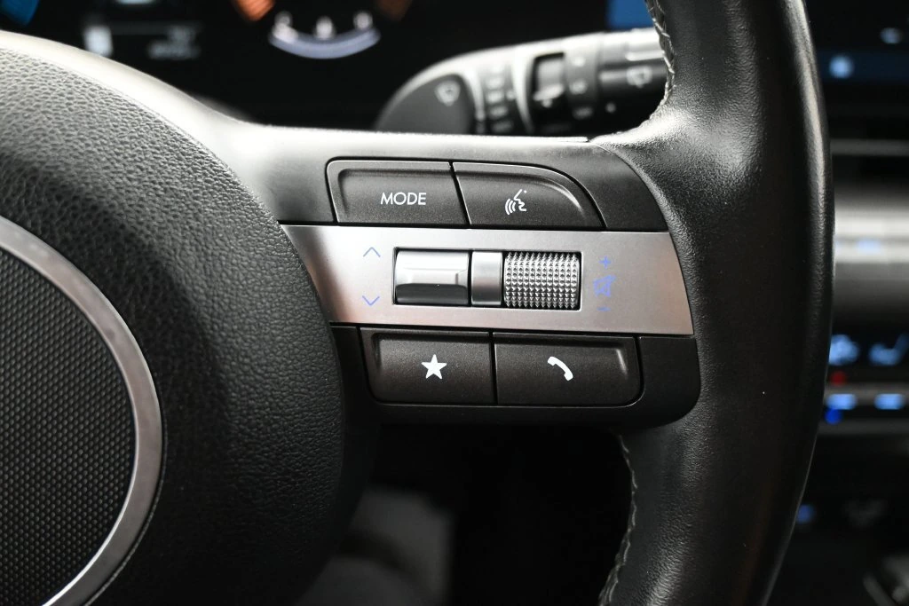 2025 Hyundai Kona SEL - Photo 18
