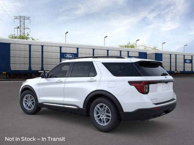 2025 Ford Explorer photo 4