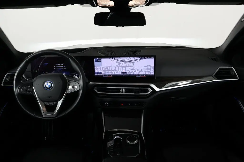 2023 Bmw 330e Sedan photo 8