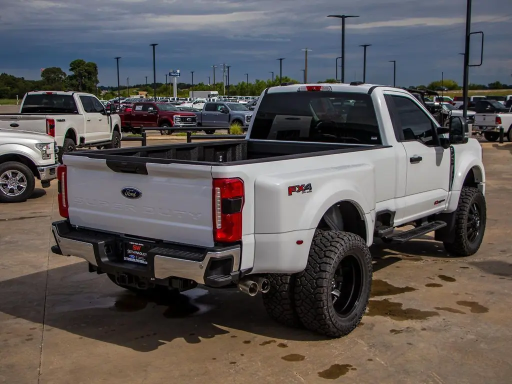 2025 Ford F-450 XLT photo 18