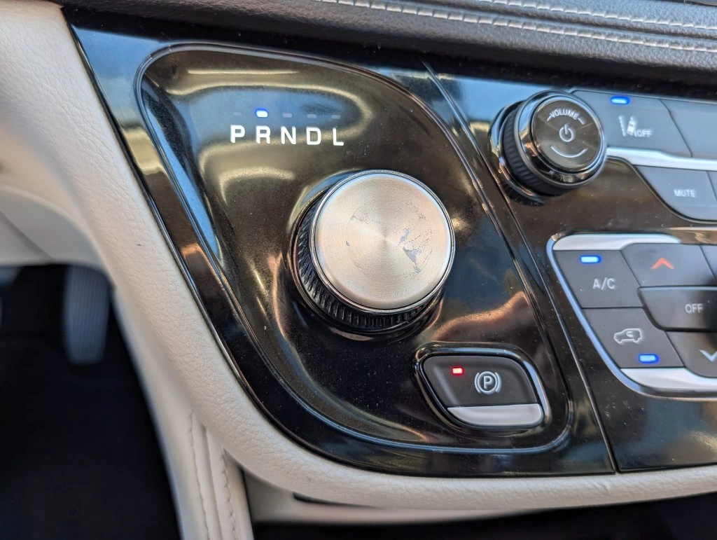 2023 Chrysler Pacifica Hybrid Limited - Photo 30