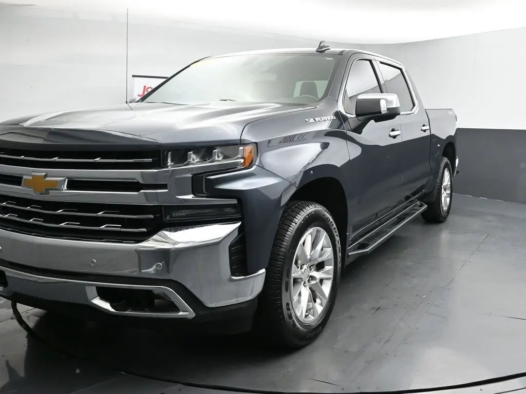 2021 Chevrolet Silverado 1500 LTZ photo 3