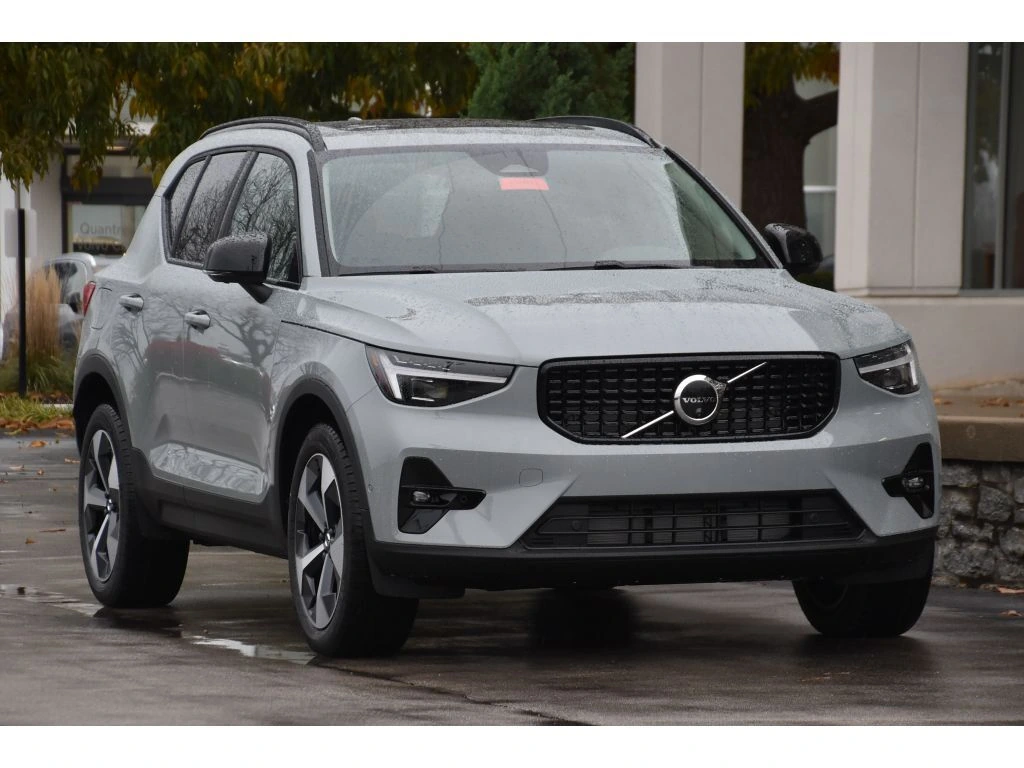 2026 Volvo - image 2