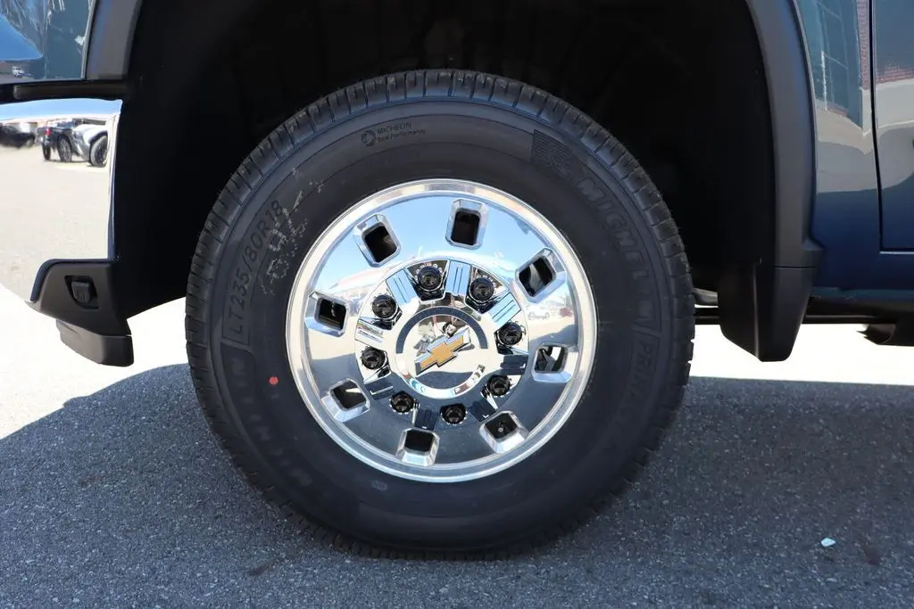 2026 Chevrolet Silverado LT photo 26