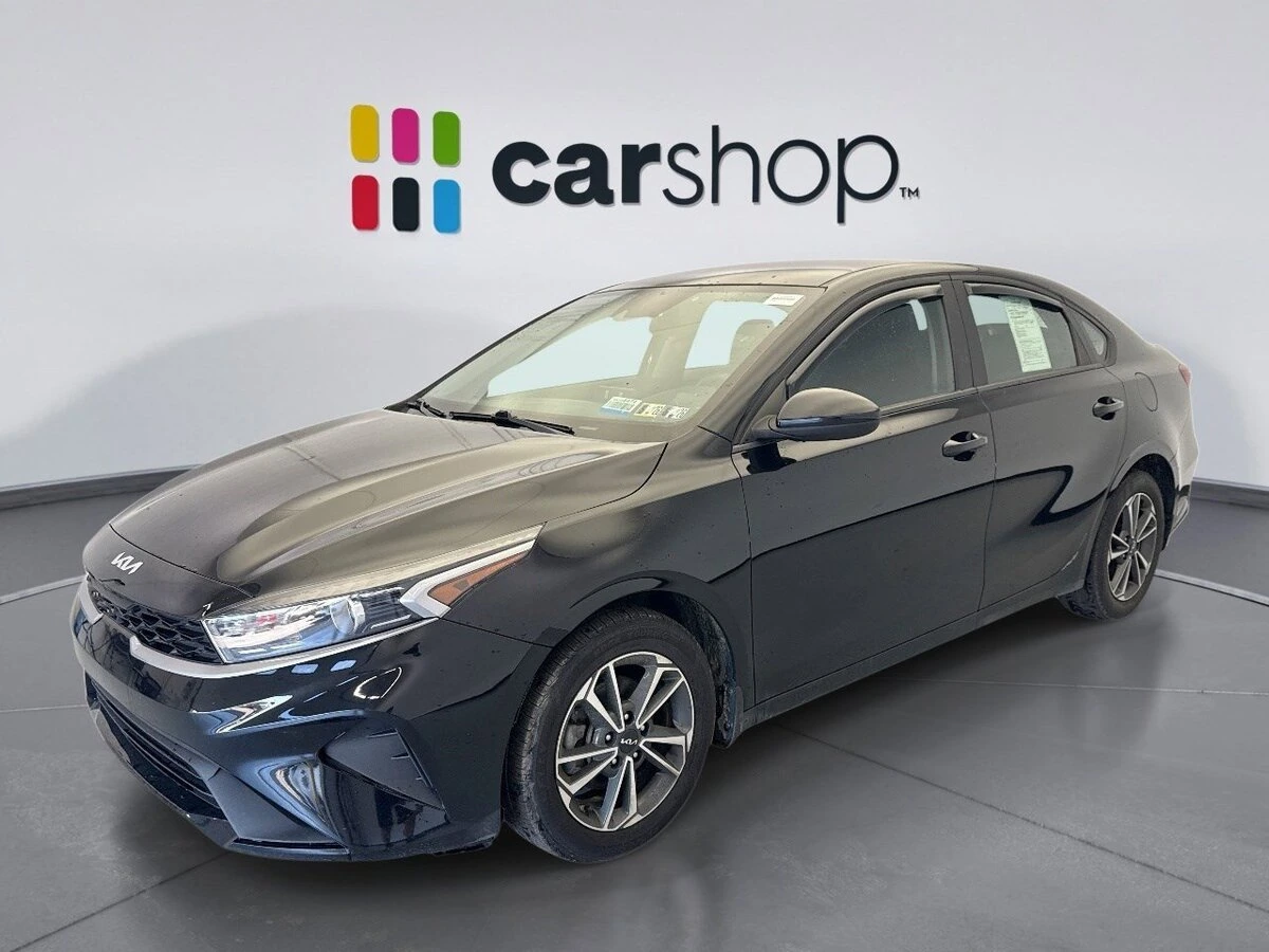 2024 Kia Forte LXS AT's photo