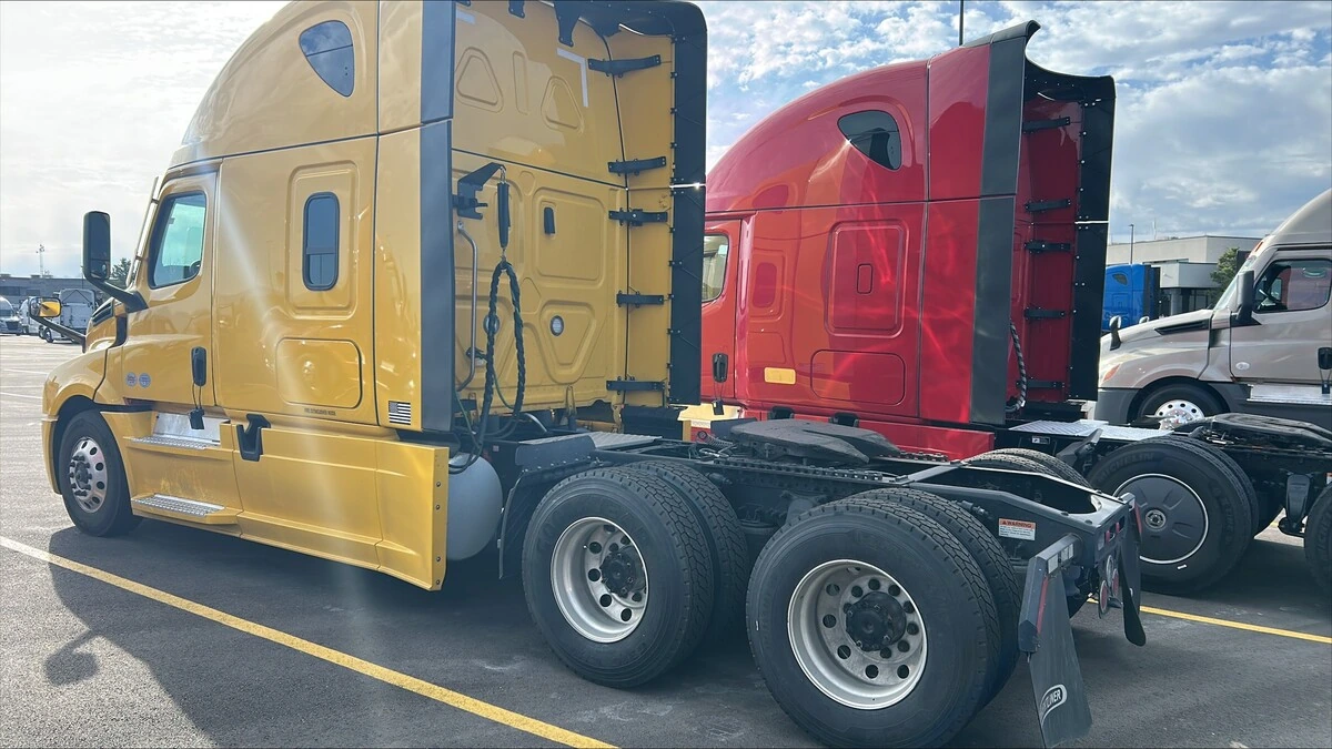 2025 Freightliner Cascadia — photo 5