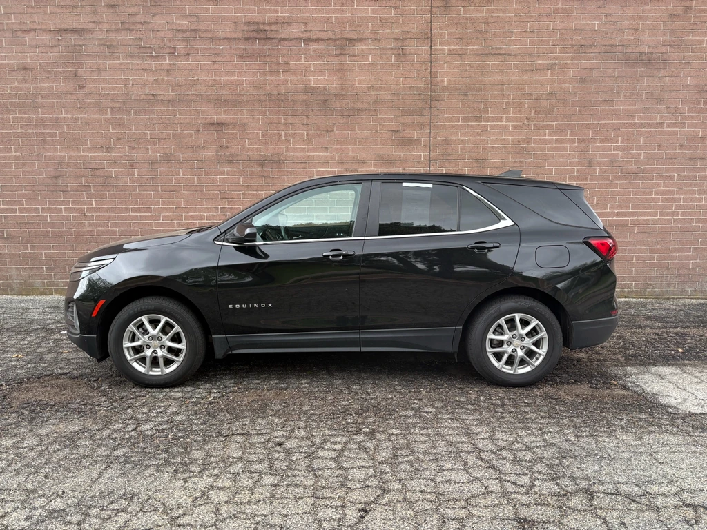 Used 2024 Chevrolet Equinox LT with VIN 3GNAXUEG2RL243572 for sale in Kansas City