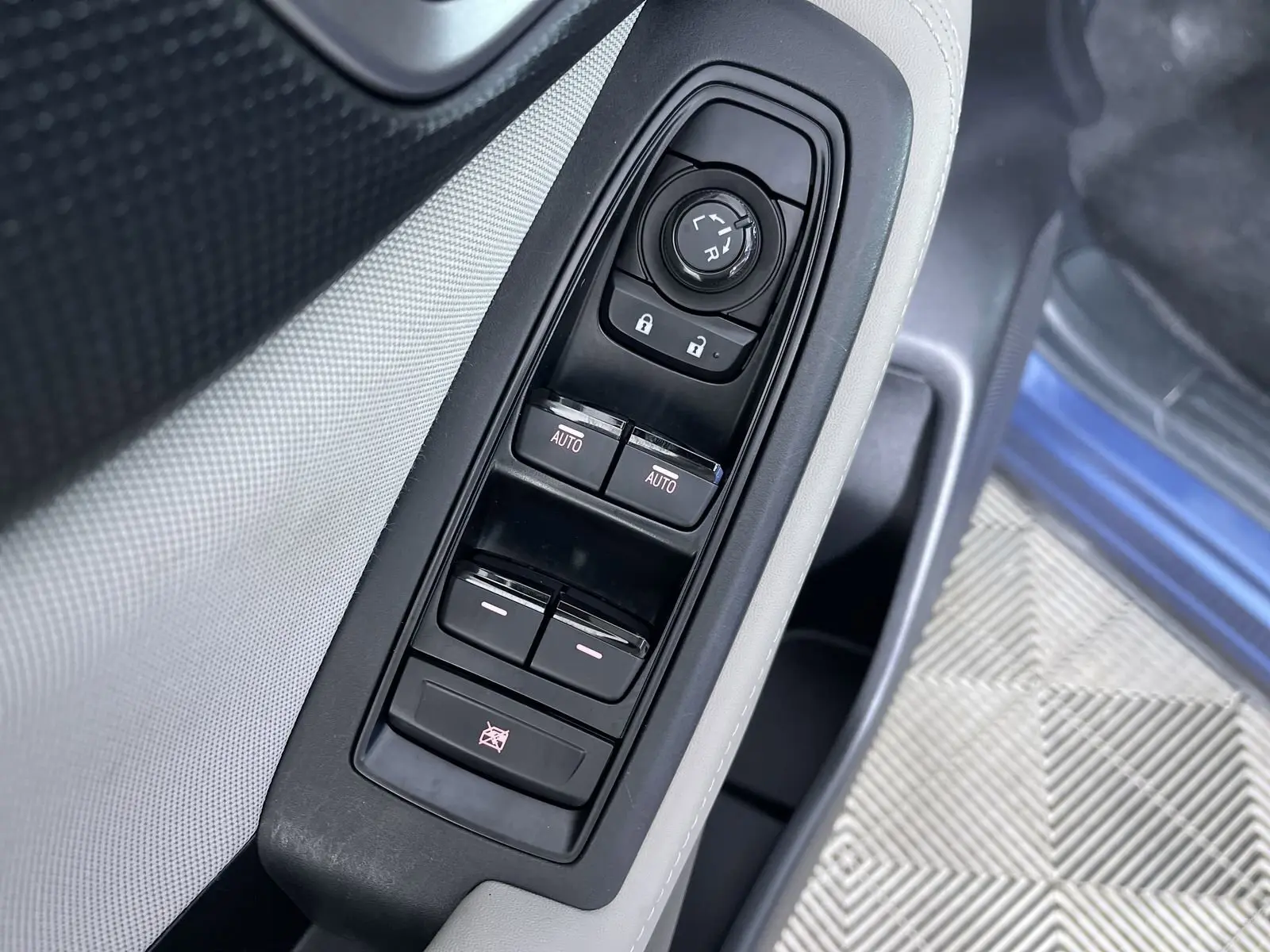 2023 Subaru Forester Premium Base photo 12