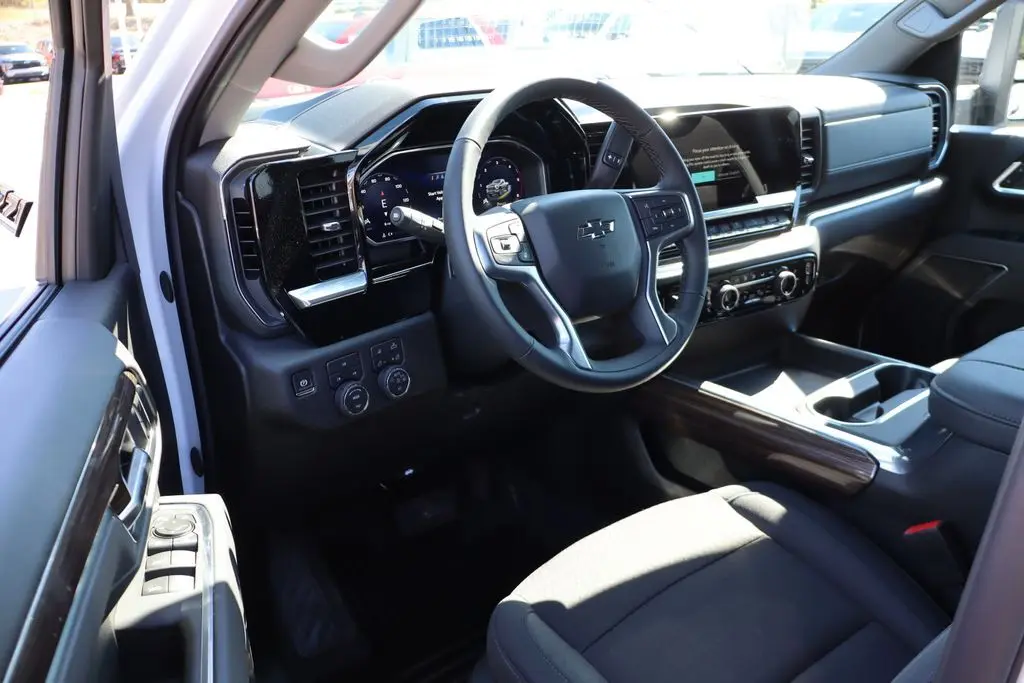 2026 Chevrolet Silverado LT photo 13