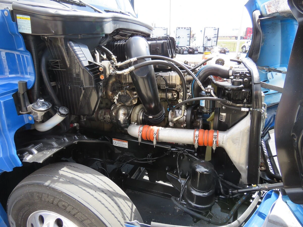 2022 Freightliner Cascadia - image 13