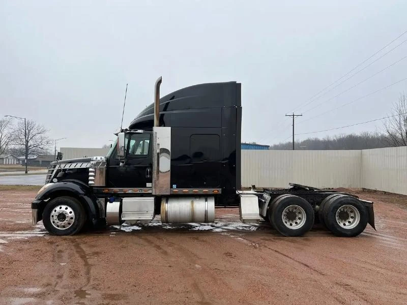 2015 International LoneStar - image 2