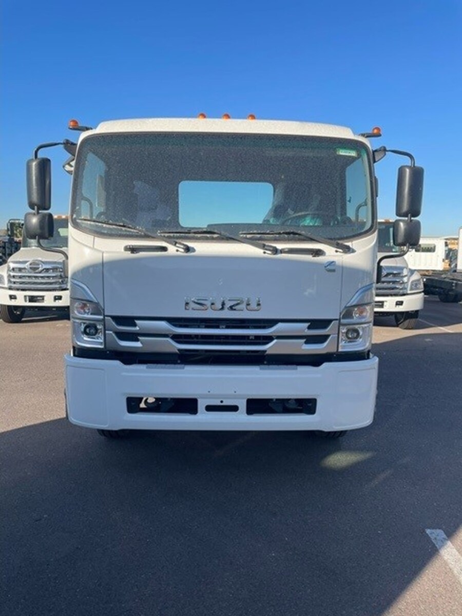 2025 Isuzu FTR in Flagstaff, AZ — photo 2