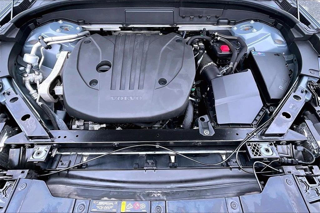 2023 Volvo - image 30