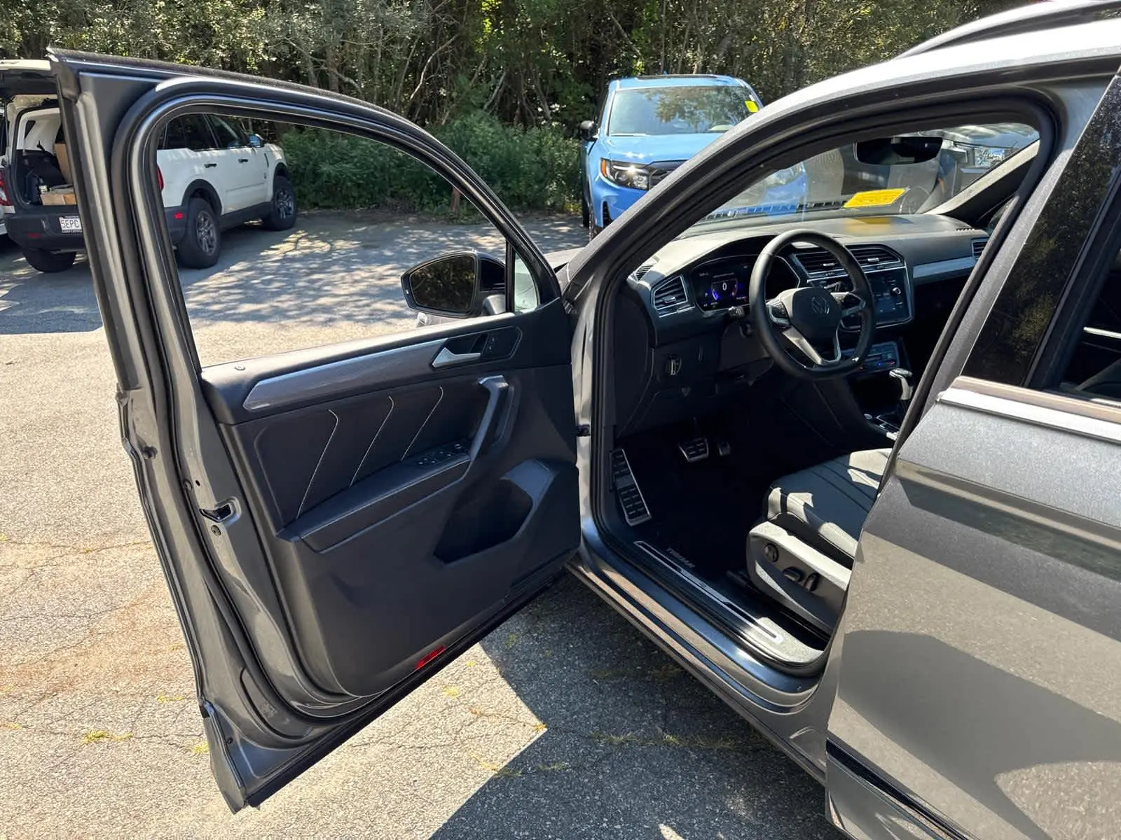 2023 Volkswagen Tiguan SE R-Line Black photo 11