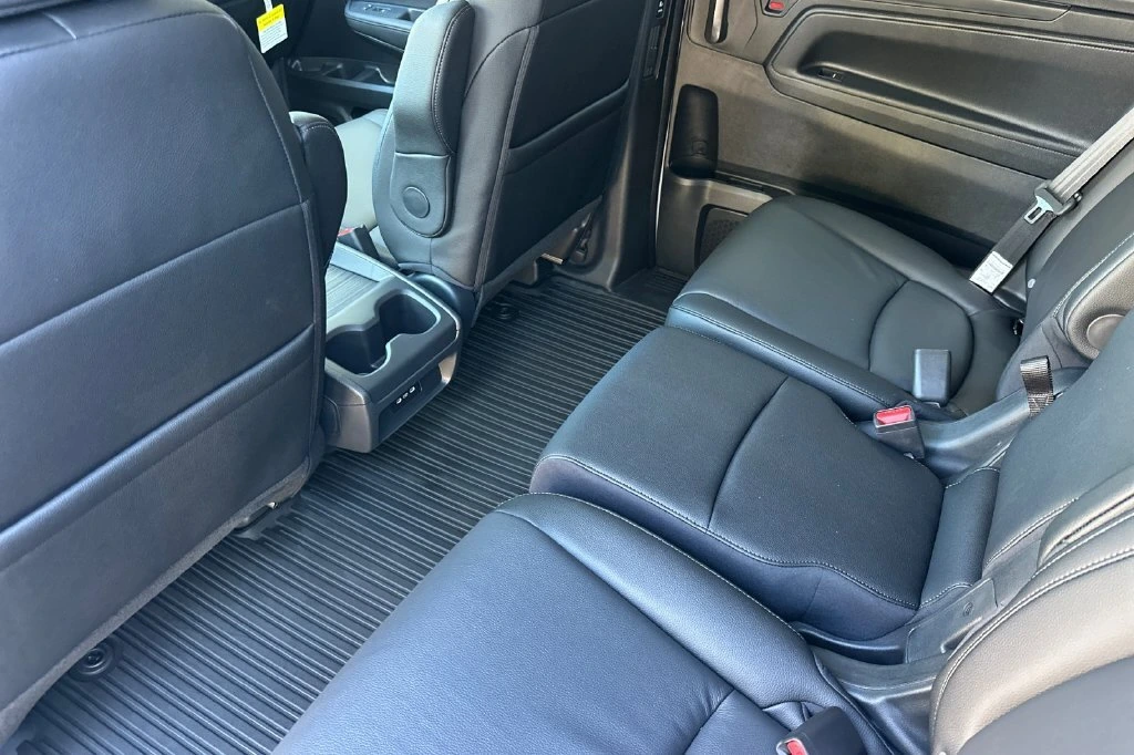 2026 Honda Odyssey EX-L - Photo 12