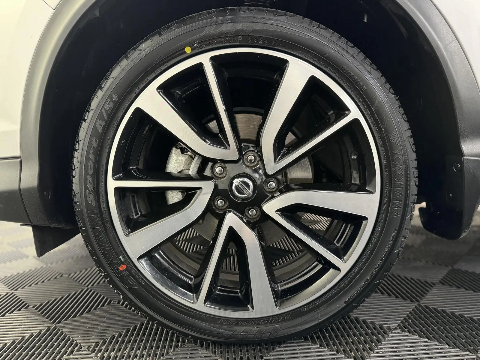 2017 Nissan Rogue Sport SL photo 7