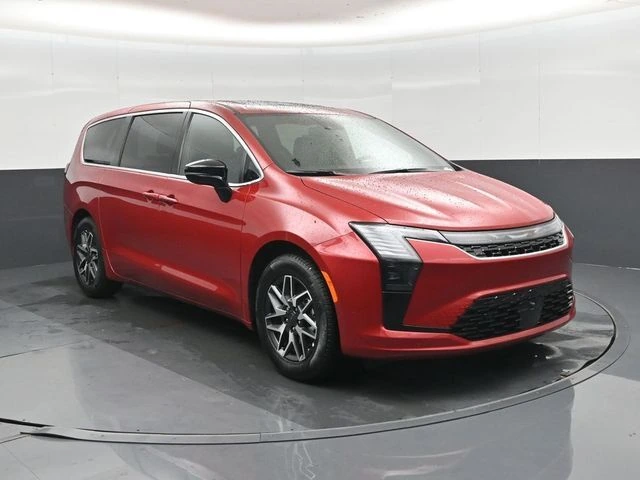2027 Chrysler Pacifica Limited's photo