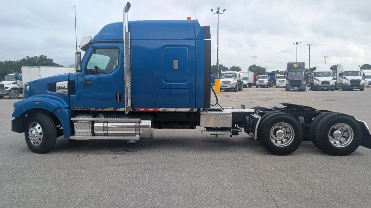 2023 Western Star 49X — photo 5