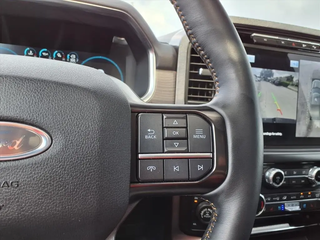 2023 Ford F-150 Platinum photo 35