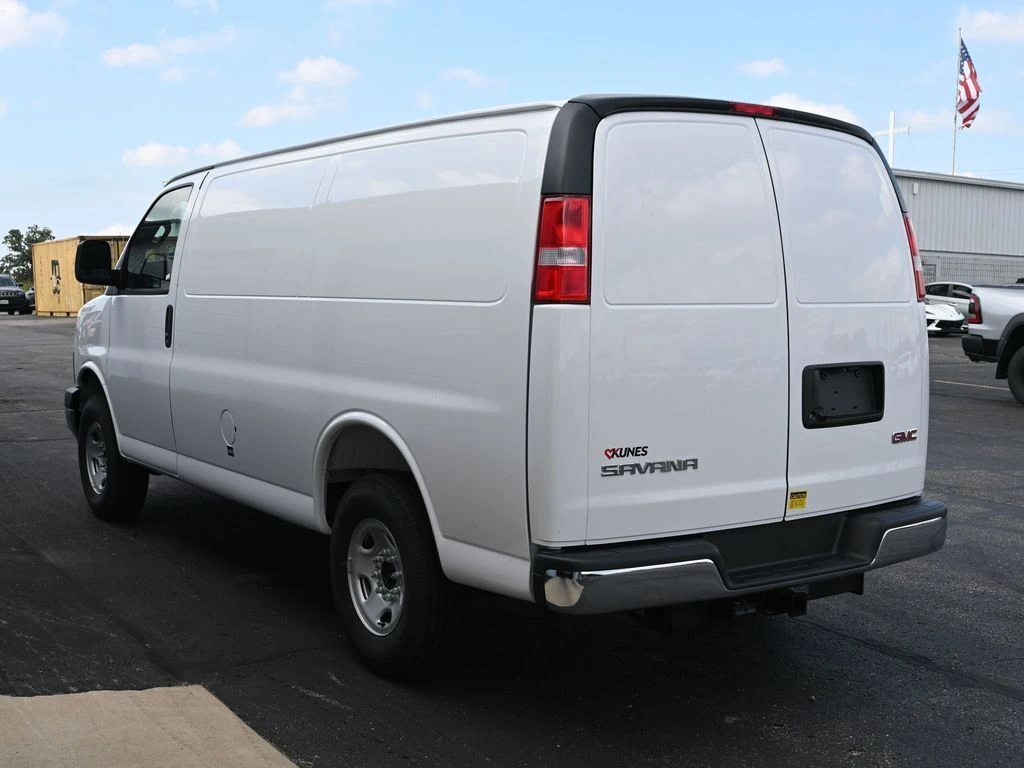 2025 GMC Savana Cargo Work Van - Photo 6