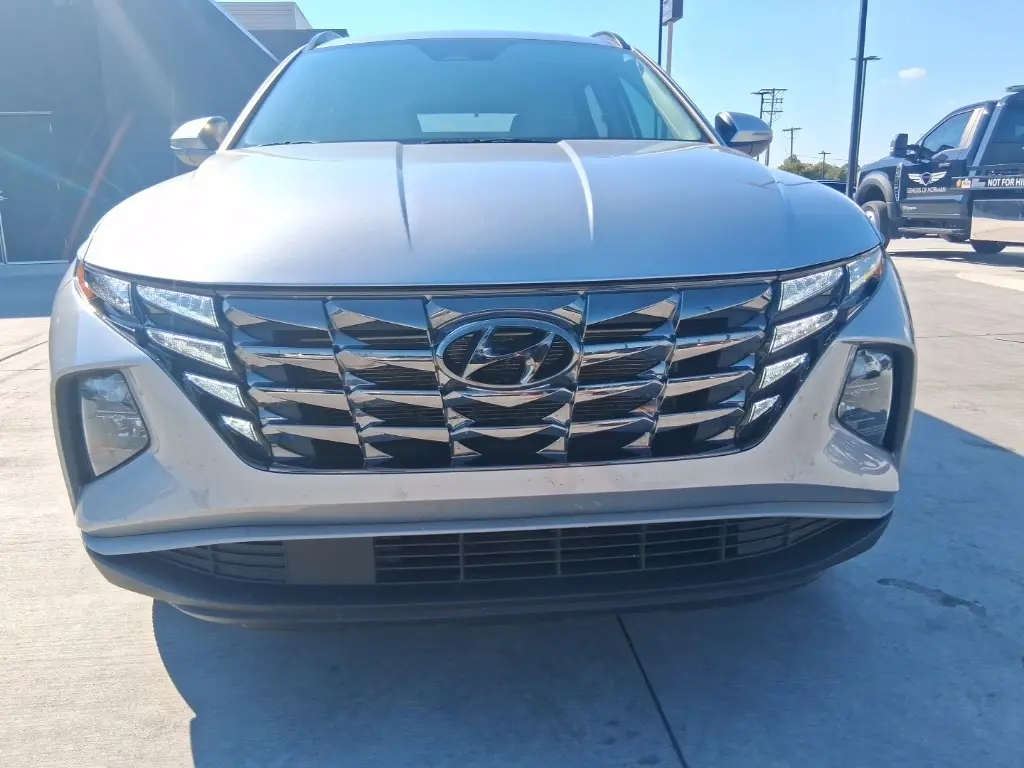 2022 Hyundai Tucson SEL photo 2