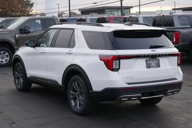 2026 Ford Explorer photo 2