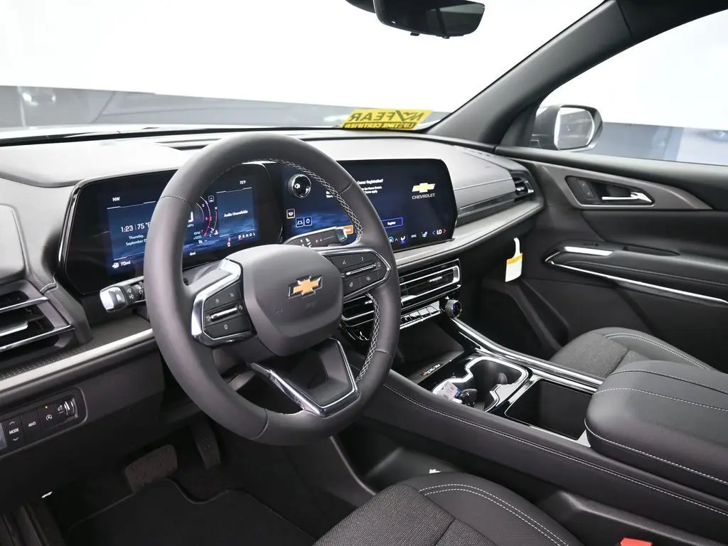 2026 Chevrolet Traverse 2LT photo 15