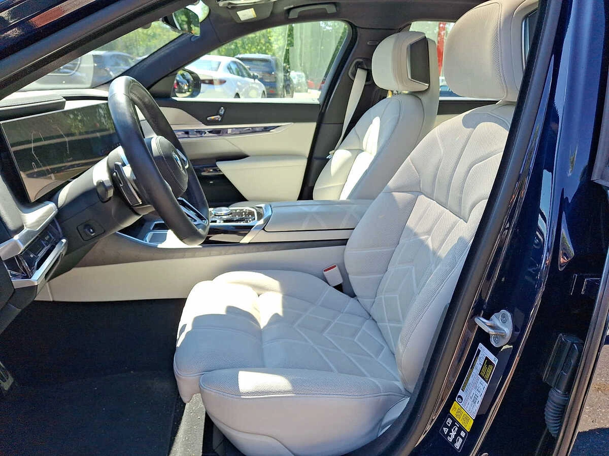 2024 BMW 7 Series 740i - Photo 10
