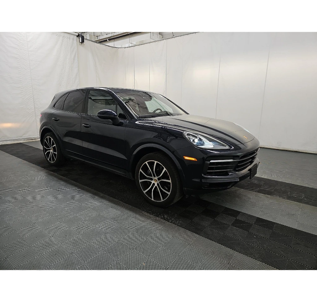 2023 Porsche Cayenne Platinum Edition's photo