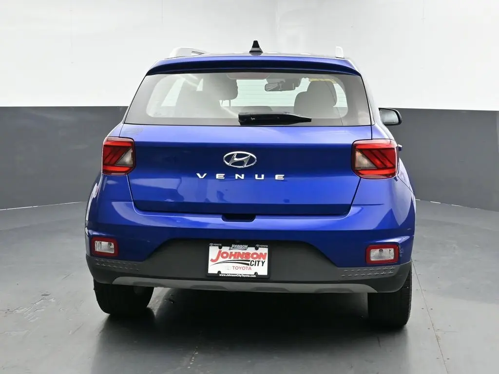 2021 Hyundai Venue SEL photo 8