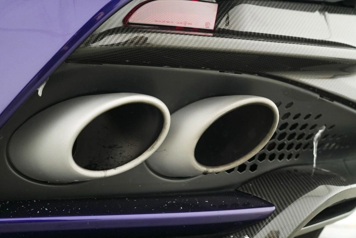 2023 Aston Martin DBS Base - Photo 14