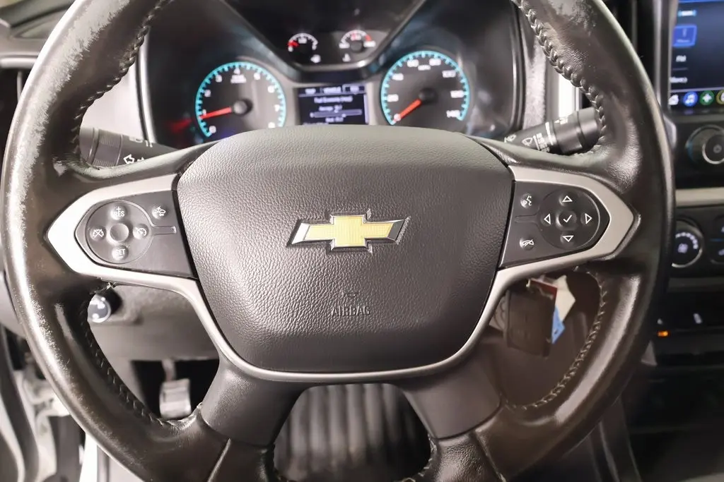 2022 Chevrolet Colorado LT photo 3