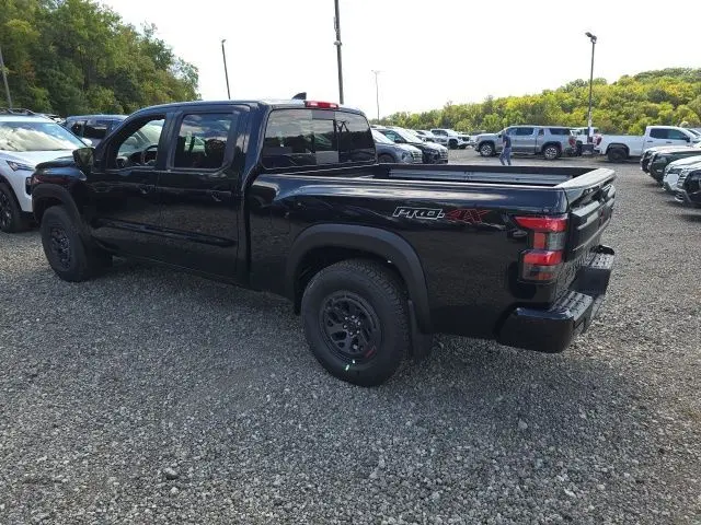 2025 Nissan Frontier PRO-4X photo 3